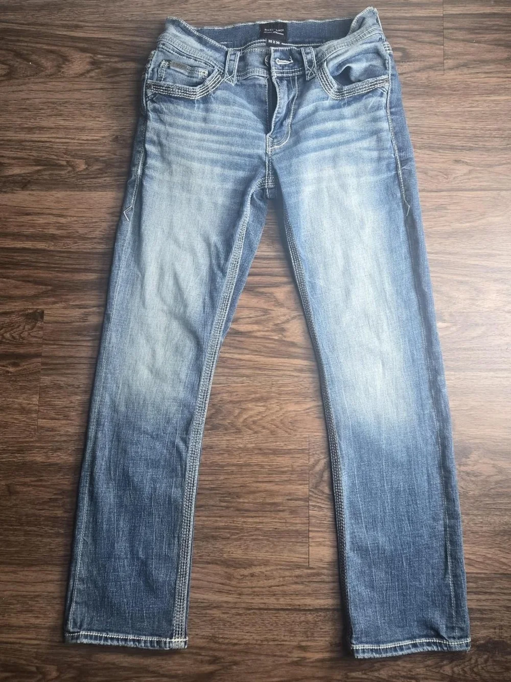 Buckle Black Fit No.9 Straight Blue Jeans
